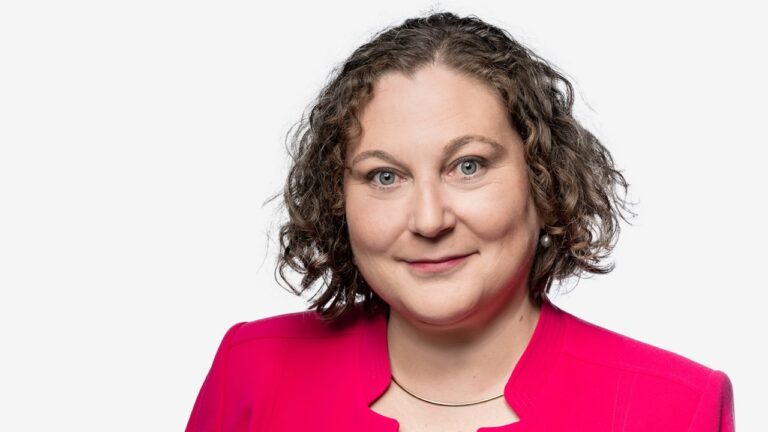 Judith Wipfler, 51, Journalistin, Theologin, Ehrendoktorin